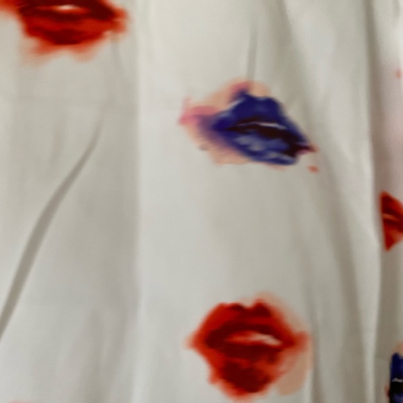 Lip blouse - Picture 3 of 3